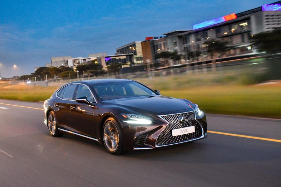  Lexus LS500 2018 года  (ZA) (фото 14 из 46)